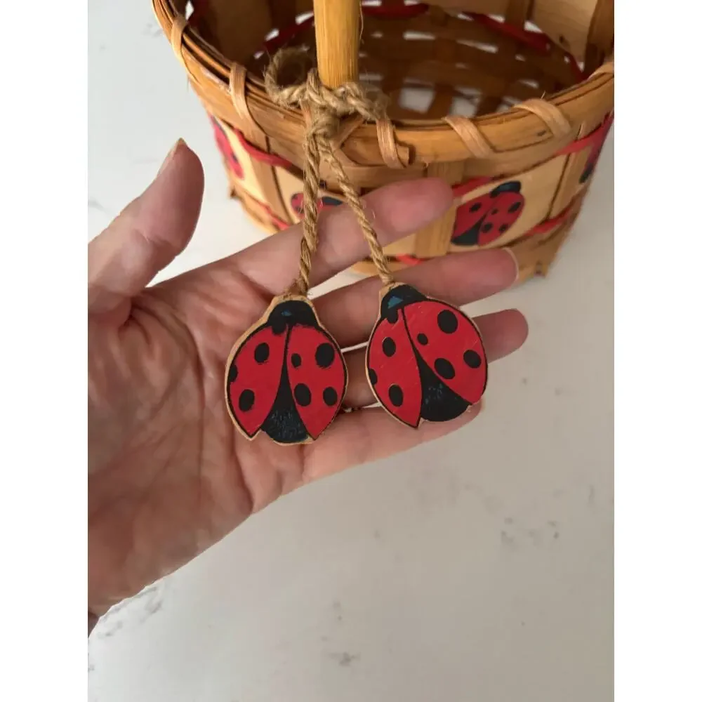 Vtg Ladybug woven wicker basket hand painted candy gifting 10in grandmacore